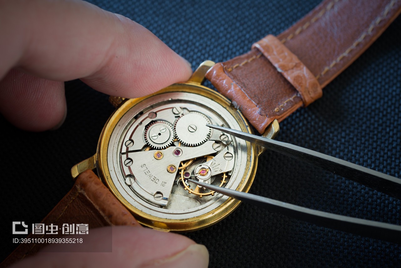 时光的守护者 解读钟表维修的艺术与科学